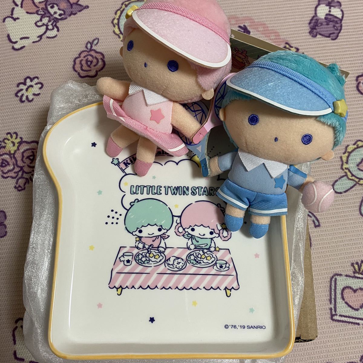 人気SALE，人気 4290円相当 キキララプレート テニスマスコットセット サンリオ(リトルツインスターズ)｜売買されたオークション情報、yahooの商品情報をアーカイブ公開 - オークファン リトルツインスターズ