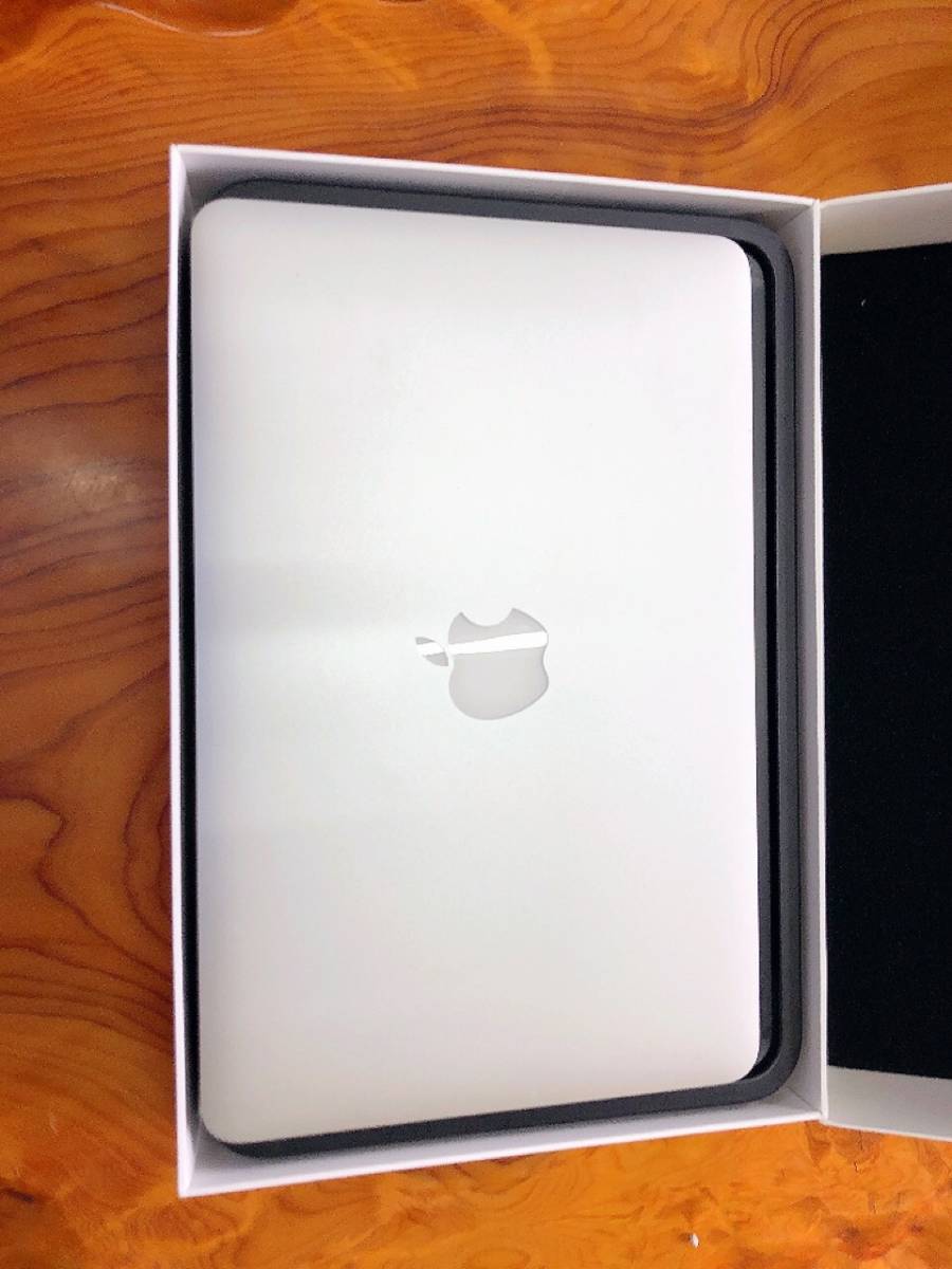 MacBook Air 2011 11インチ Apple MacBook Air 11-inch (2011) review