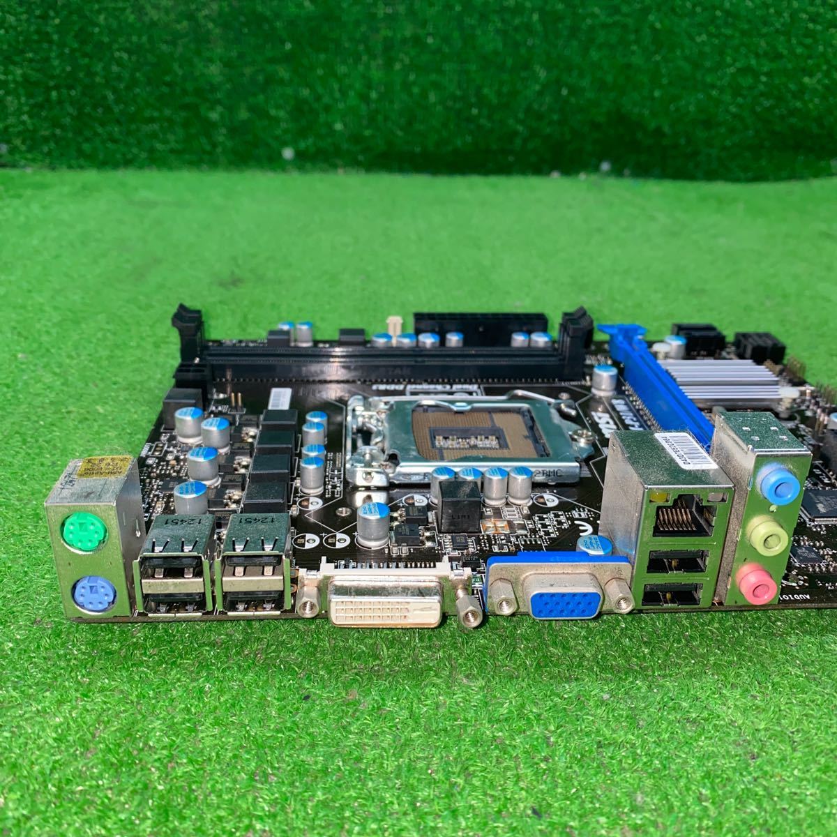 MO-881 激安 マザーボード msi H61M-P31/W8 LGA1155 BIOS立ち上がり確認済み ジャンク MSI H61M-P31&frasl;W8 Motherboard Specification USA (USED)
