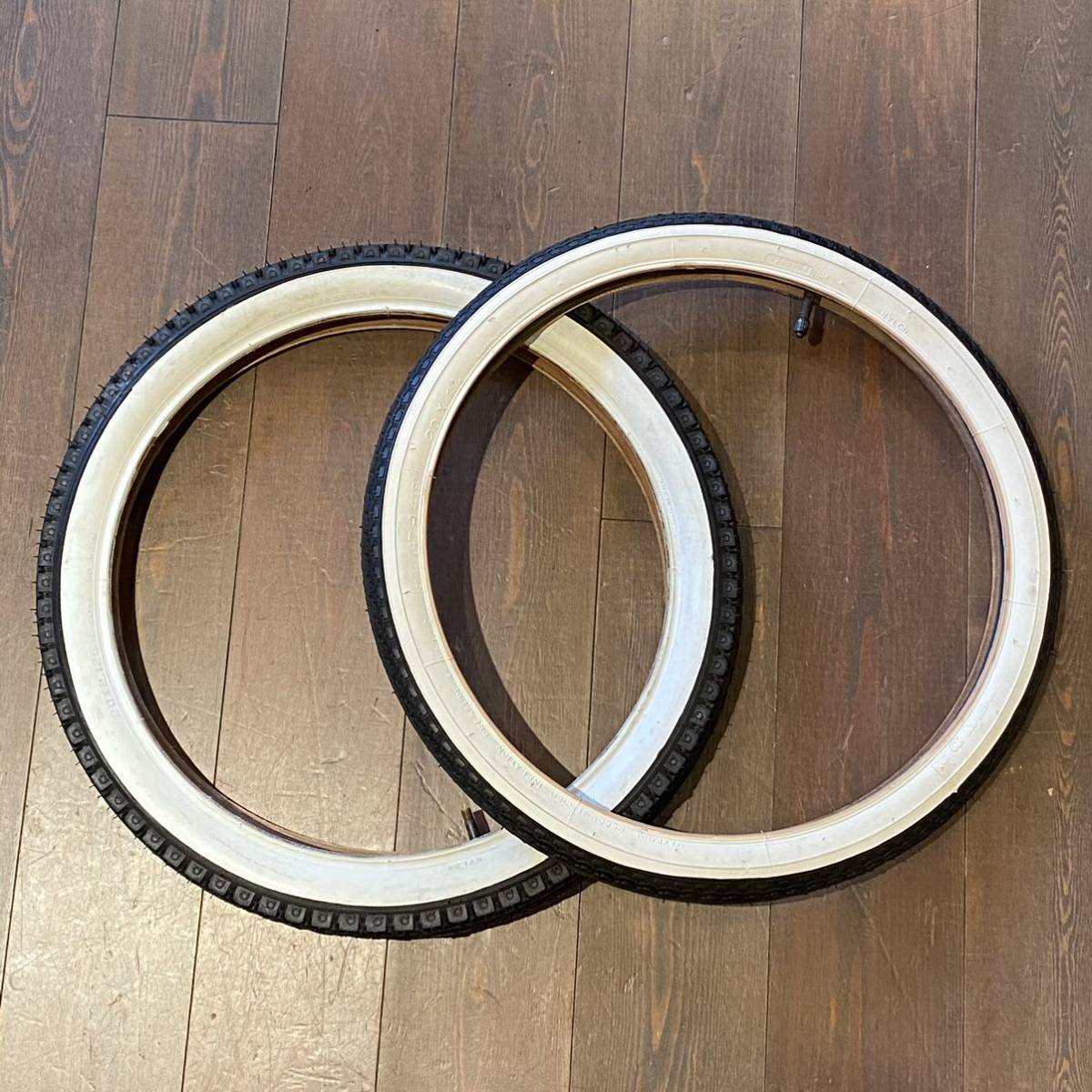 新作登場，お買い得 ビンテージシュウィンスティングレイ用フロント&リアタイヤ20&rdquo;x1-3/4＋20&rdquo;x2.125ホワイトウォールKENDA Cheng Shinスリックチック(ビンテージパーツ)｜売買されたオークション情報、yahoo ビンテージパーツ