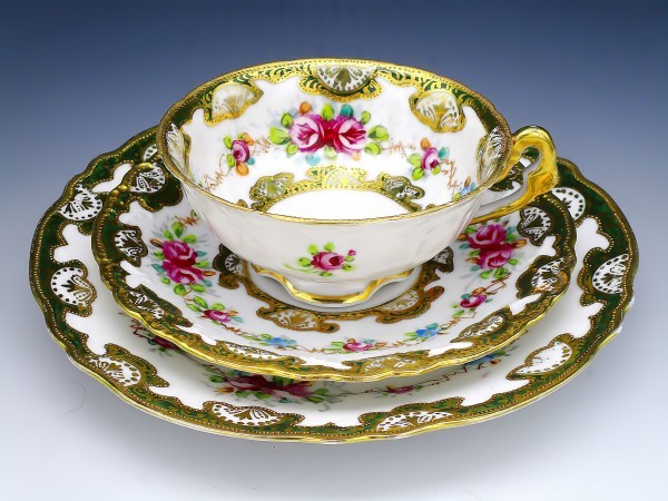 オールドニッポン 金彩モールド薔薇絵 カップ トリオ オールド オールドニッポン 金彩モールド薔薇絵 カップ トリオ オールド