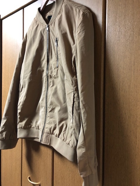 H M エイチアンドエム メンズ ブルゾン ジャケット ベージュ M ナイロン ジャンパー ブルゾン 売買されたオークション情報 Yahooの商品情報をアーカイブ公開 オークファン Aucfan Com