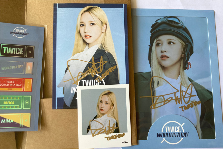 Yahoo!オークション - TWICEミナ直筆サイン入り 生写真①