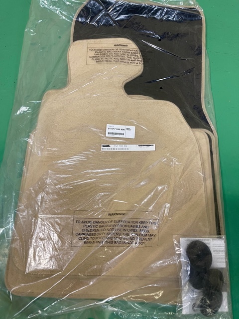 BMW純正 F30 3シリーズ 右ハンドル フロアマットセット　未使用　ベージュ_1