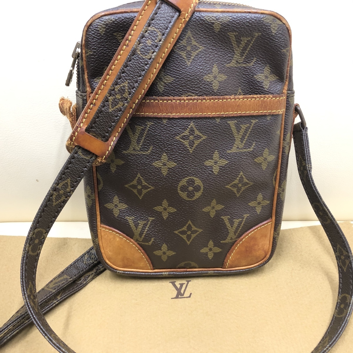 本物】LOUIS VUITTON ルイヴィトン モノグラム ダヌーブ M45266