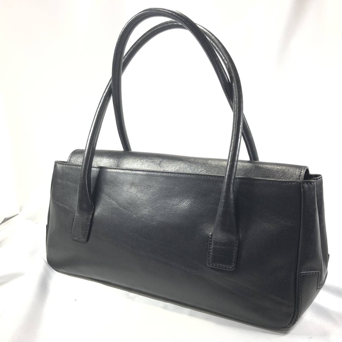 バッグ 【美品】ヒロフ レザー Hロゴ ハンドバッグ・ショルダーバッグ 黒