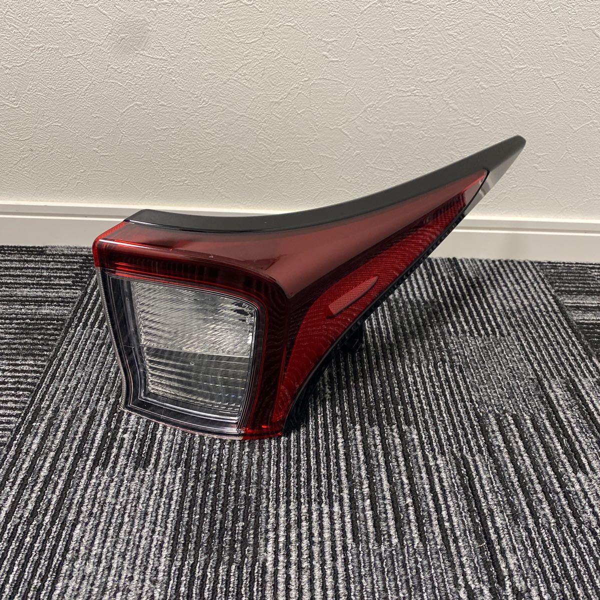 中古 トヨタ 50系 ZVW50 ZVW51 ZVW55 PRIUS 後期 プリウス 右 運転席