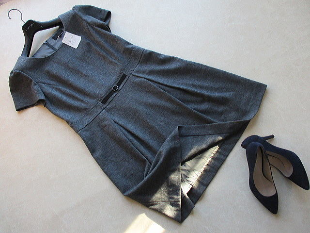 アンタイトル Untitled 大きいサイズ44 ラインの綺麗なウールワンピース その他 売買されたオークション情報 Yahooの商品情報をアーカイブ公開 オークファン Aucfan Com