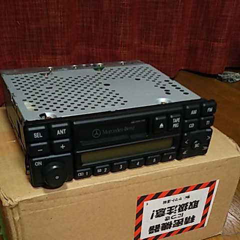 W124 後期 純正 カーステレオ_1