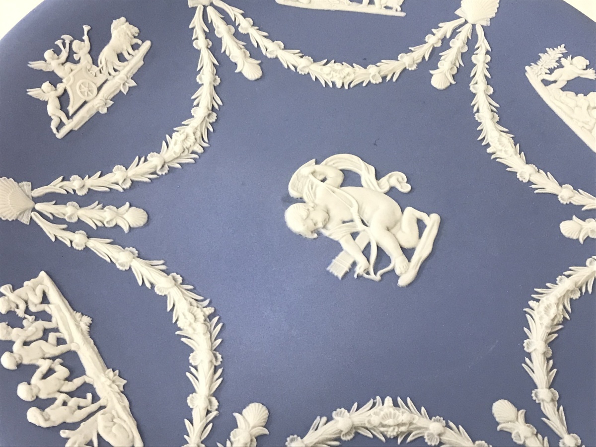 ジャスパー ウェッジウッド プレート WEDGWOOD ジャスパーウェア 小皿 ペールブルー ブルー ウェッジウッドのジャスパーウェア、ペールドブルー色のオーバル 新品未使用〉〈箱付〉ウェッジウッド WEDGWOODの中古フリマアイテム一覧 WEDGWOODウェッジウッド皿 皿 絵皿 水色 1987年