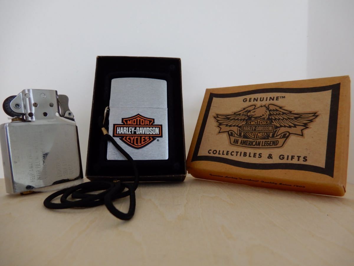 ZIPPO LIGHT(点灯しません)、1997年製 ハーレーダビットソン ケース [Harley Davidson] 新品未使用， 同年製未使用インサイドユニット付き。