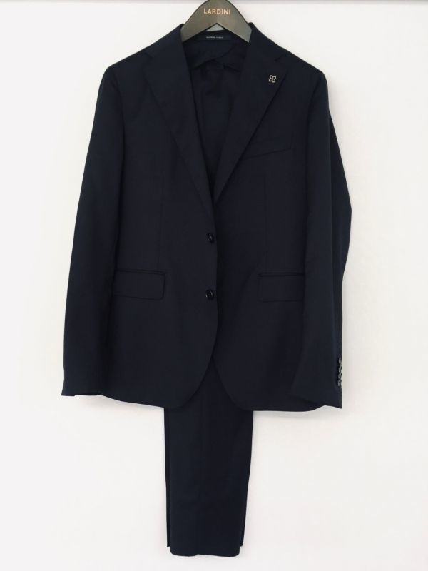 新品正規 16.5万円 【TAGLIATORE / タリアトーレ 46 通年モデル 定番の