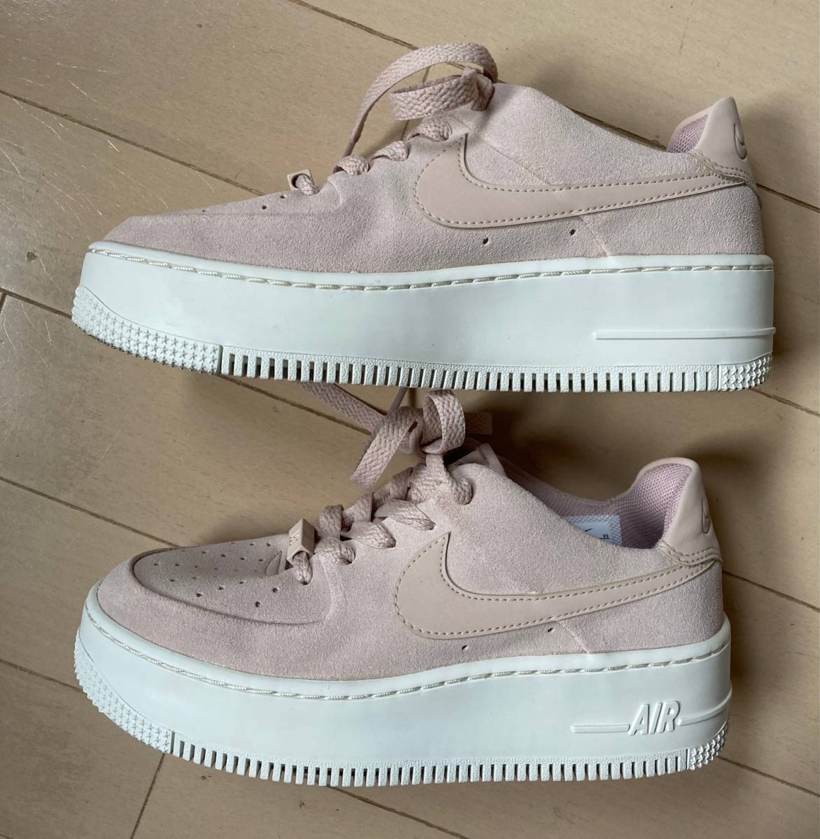 ナイキ エア フォース 1 セージ LOW 22.5㎝ 厚底 ピンクベージュ 1回 