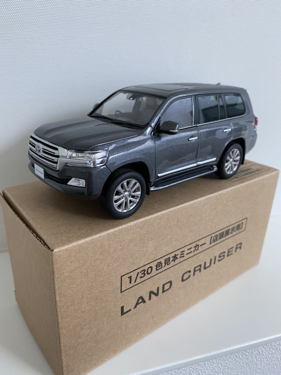 ☆送料込み☆ ランドクルーザー 200 ミニカー トヨタ 1/30 カラー