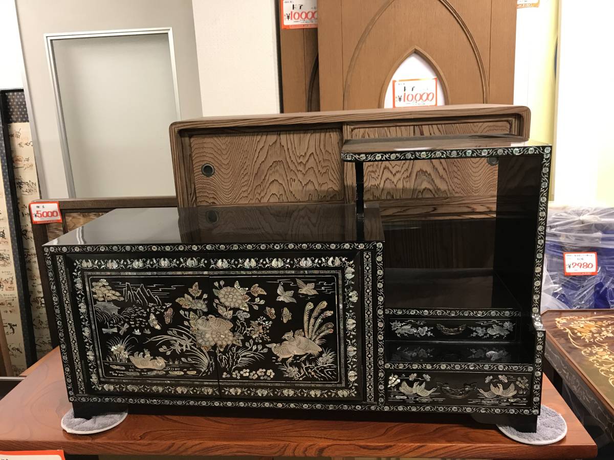 螺鈿細工 観音扉 棚 ビンテージ インテリア　中国 アンティーク 家具 中国 アンティーク 家具 螺鈿細工 観音扉 棚 ビンテージ インテリア