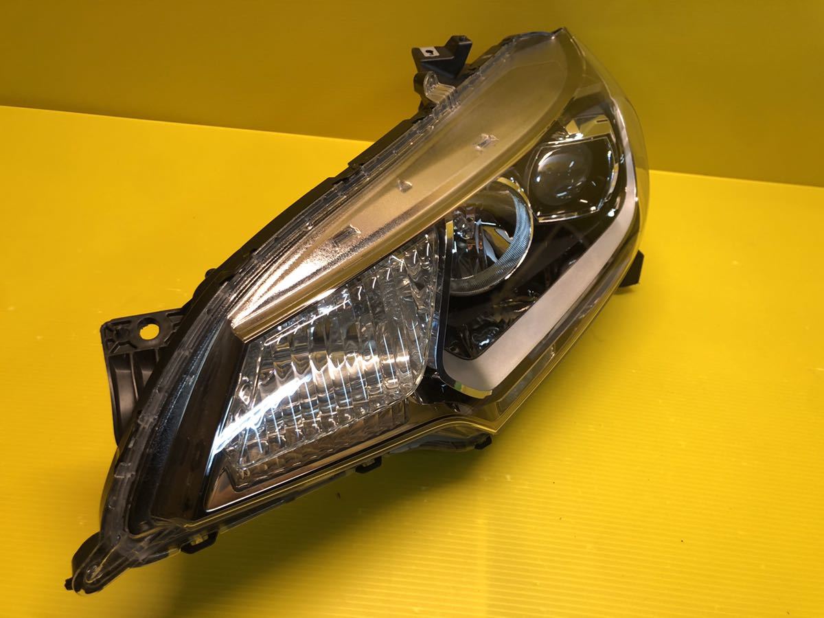 HONDA FIT フィット DBA-GK3/GK5 左ヘッドライト LED STANLEY W0350