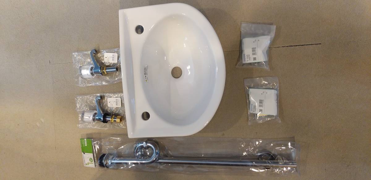 TOTO 壁掛手洗器 | NW1 L30DM 水栓・石鹸入れ別売り 水石けん入れ付(壁給水・床排水 平付 平付壁掛手洗器 &frasl; 住設倶楽部 toto L30DM#NW1 l30dmの通販 住宅設備のプロショップDOOON！！ 通販(卸価格)|洗面器・洗面ボウルなら