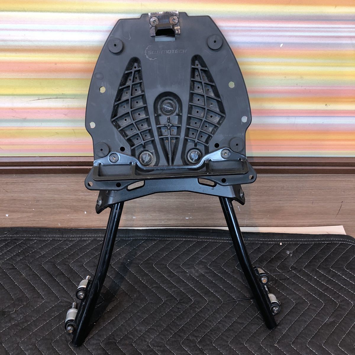 ○ VFR800 (RC46)用 リアキャリア VFR800RC46前期型リアキャリア GIVI 