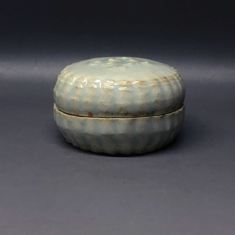 资讯 | 藏界资讯宋、元、明、清瓷器上的菊花纹饰- 知乎 宋代青白磁印花