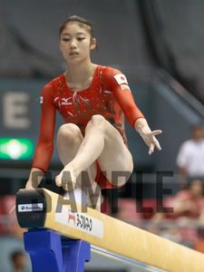 【8/16まで値引中】内山由綺　画像集(2015～2019年) 約11500枚 内山由綺のYahoo!オークション(旧ヤフオク!)の相場・価格を見る｜Yahoo