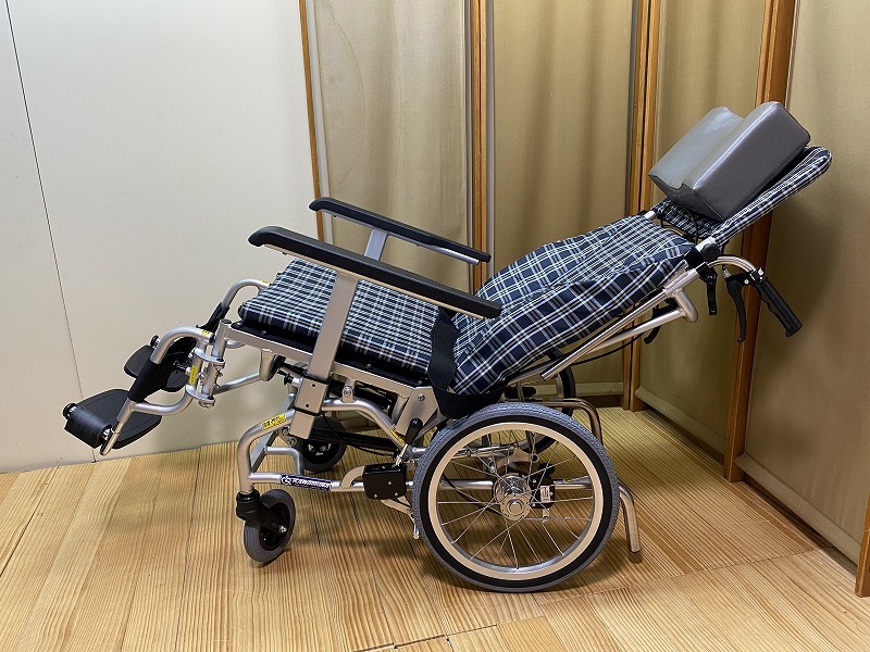 カワムラ 折り畳み式車椅子 未使用 保管品 車椅子 いす 折り畳み式 カワムラサイクル KAWAMURA