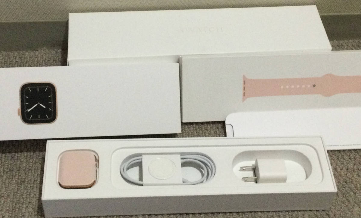 ☆☆中古美品 アップルウォッチ Apple Watch Series5 MWV72J/A GPS 40mm Pink Sand Sport Band★★