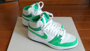 緑 白 ナイキの平均価格は9 733円 ヤフオク 等の緑 白 ナイキのオークション売買情報は50件が掲載されています