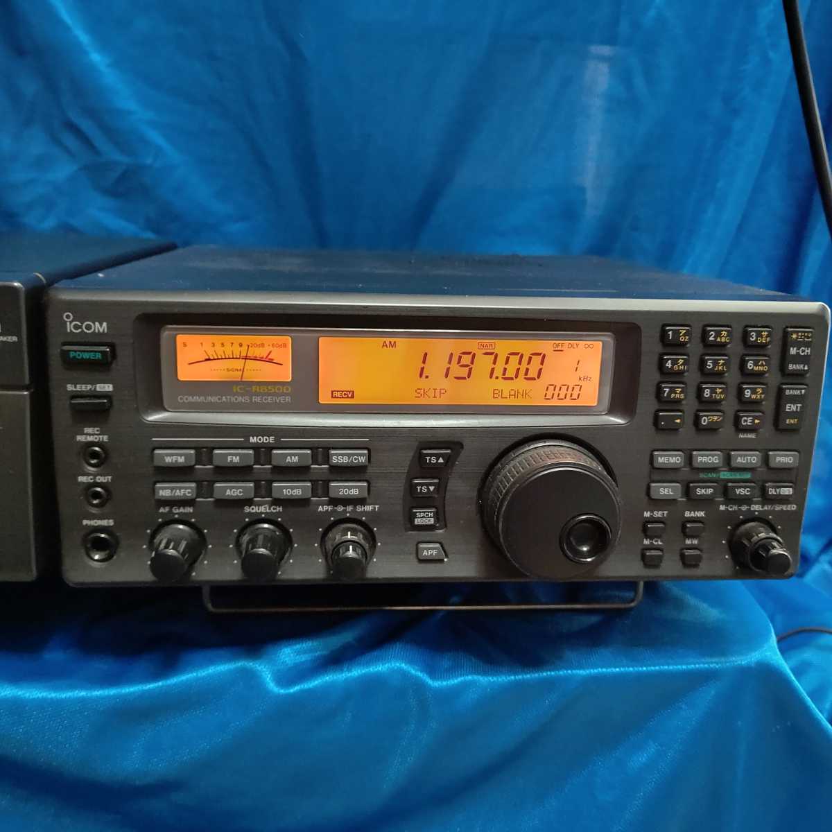 ICOM IC-R8500 スピーカー付属_4
