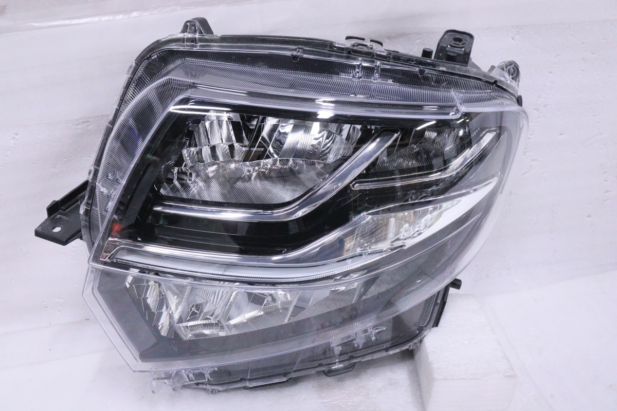 15-1289☆極上品☆LED LA650S タントカスタム☆左ヘッドライト KOITO