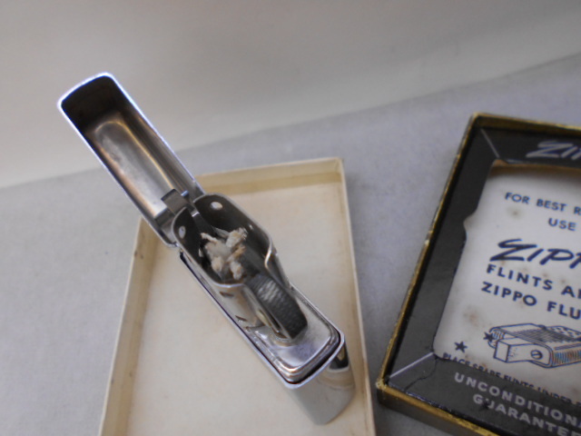 ビンテージ Zippo Standard タバコ 1976年製未使用トップにメッキ乱れ