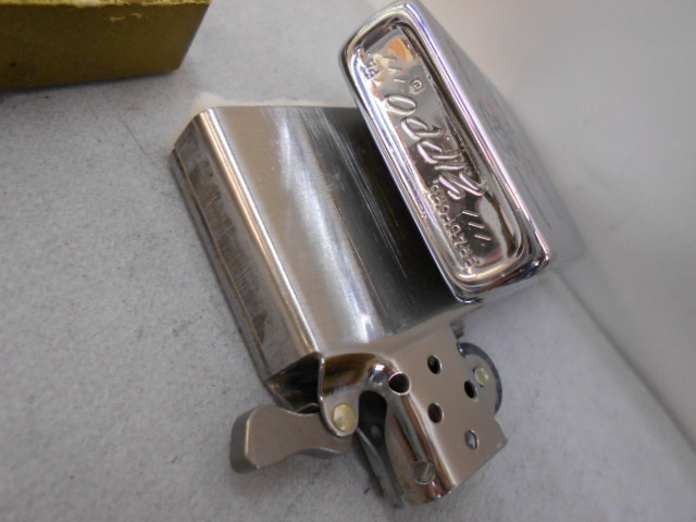 ビンテージ Zippo Standard タバコ 1976年製未使用トップにメッキ乱れ