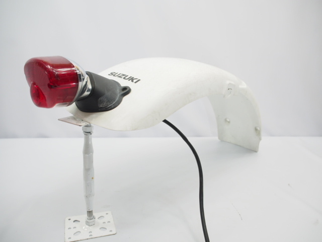 バンバン200純正リアフェンダー_テールランプ_テールライトRV200_交換に