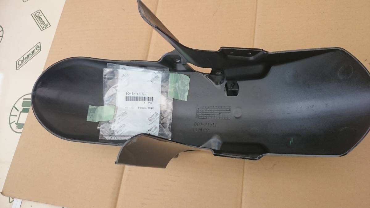 XSR900 フロント フェンダー 純正番号；B90-21511 1回取付け走行のみ(中古) ホースクランプ付_5