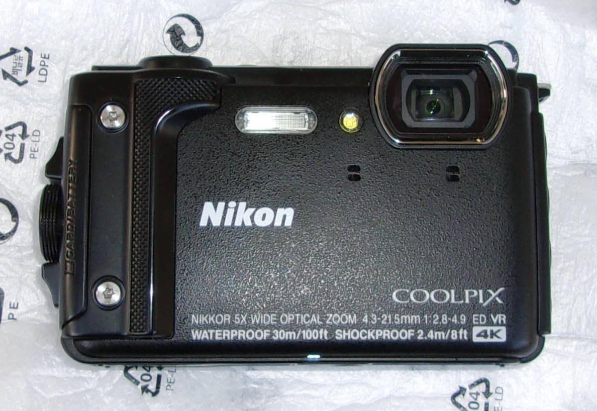 Nikon ニコン デジタルカメラ COOLPIX W300 防水 耐衝撃　アウトドア 程度いいと思います_1
