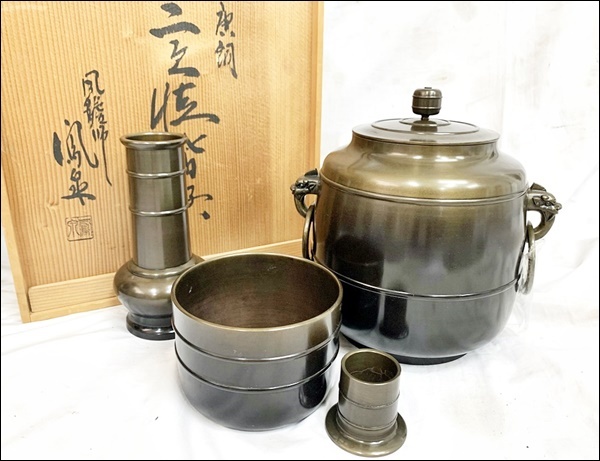 17 111-384181-29 ◆ [S] 唐銅 皆具 風炉師 鳳泉 双耳 水指 建水 杓立 蓋置 茶道具 セット 共箱付き 工芸品 長111