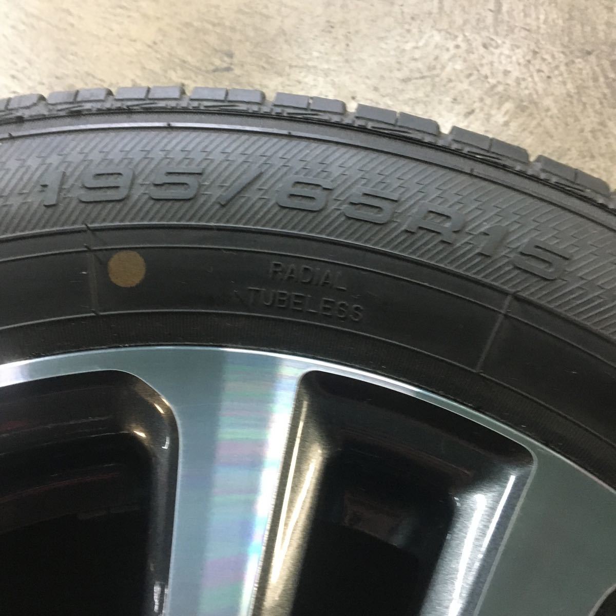 トヨタ　エスクァイア　15インチ純正アルミホイール、タイヤ　１本　送料込_7