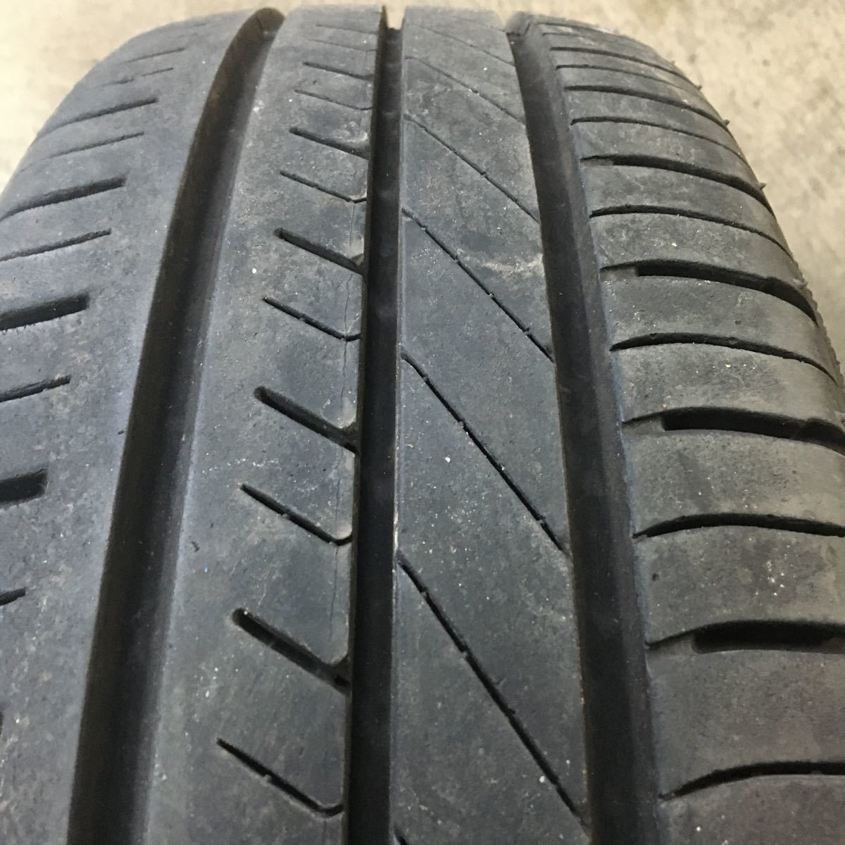 トヨタ　エスクァイア　15インチ純正アルミホイール、タイヤ　１本　送料込_9