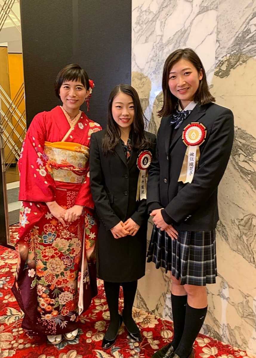 紀平梨花さん 池江璃花子さんら 写真 ｌ判 Photo フォト アイススケート 売買されたオークション情報 Yahooの商品情報をアーカイブ公開 オークファン Aucfan Com