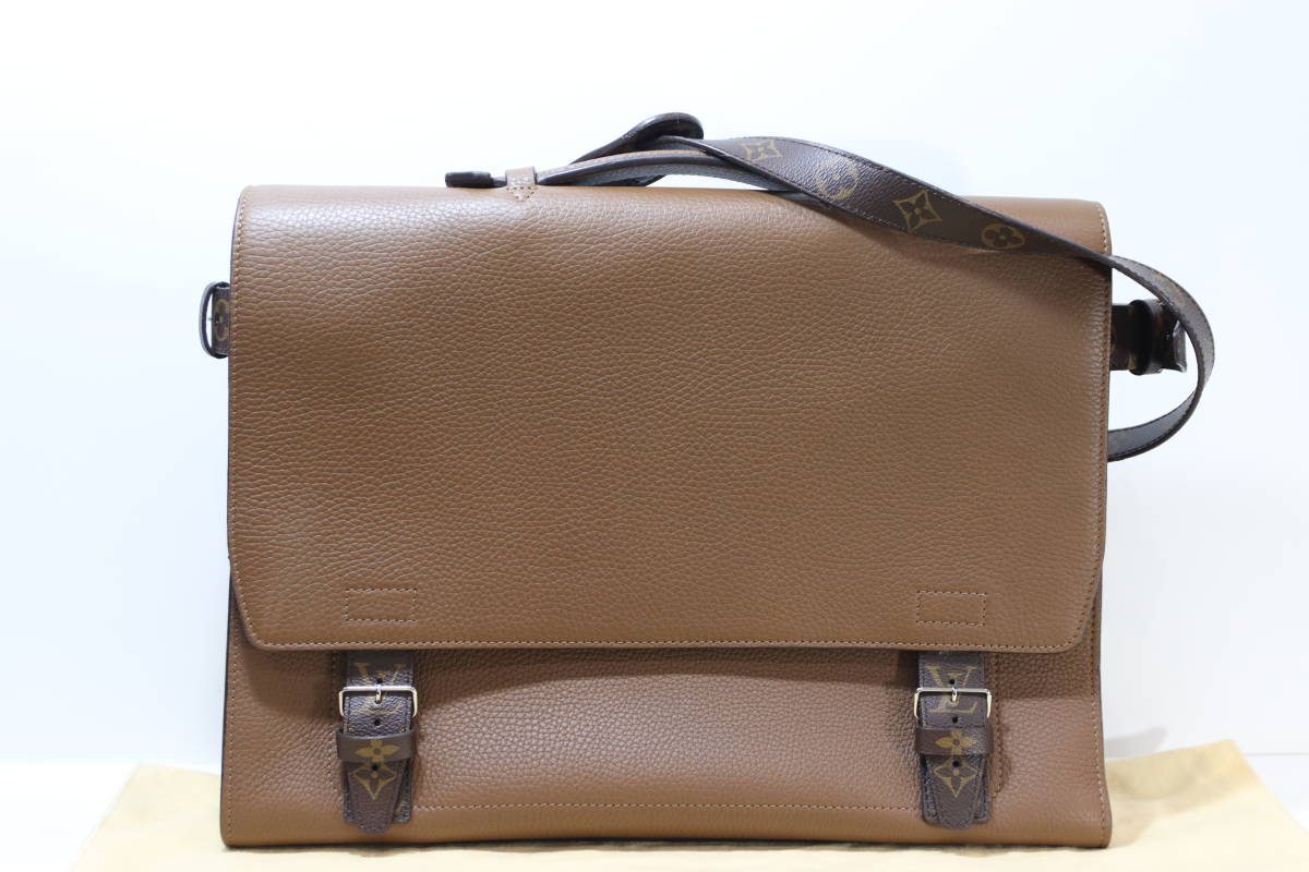 ★LOUIS VUITTON ルイ ヴィトン【未使用品/M50144/定価￥643，500】トリヨンレザー2WAYショルダーバッグ　ビジネスバッグ　アヴァーヌ