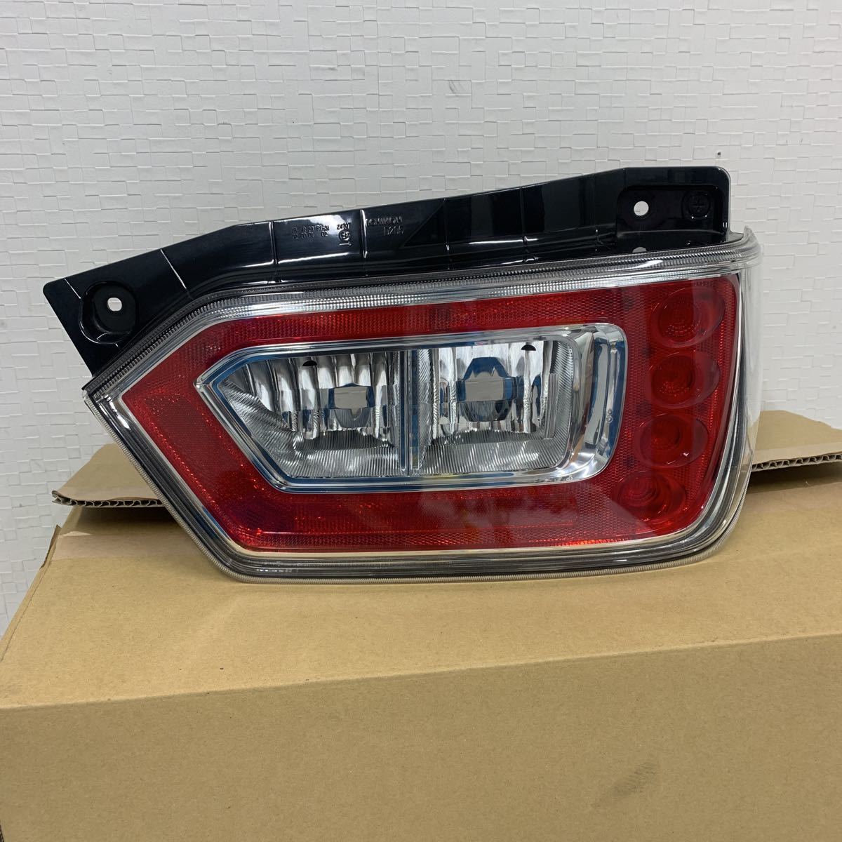 スズキ ワゴンR MH95S 中古左 テールランプユニット コンビネーション