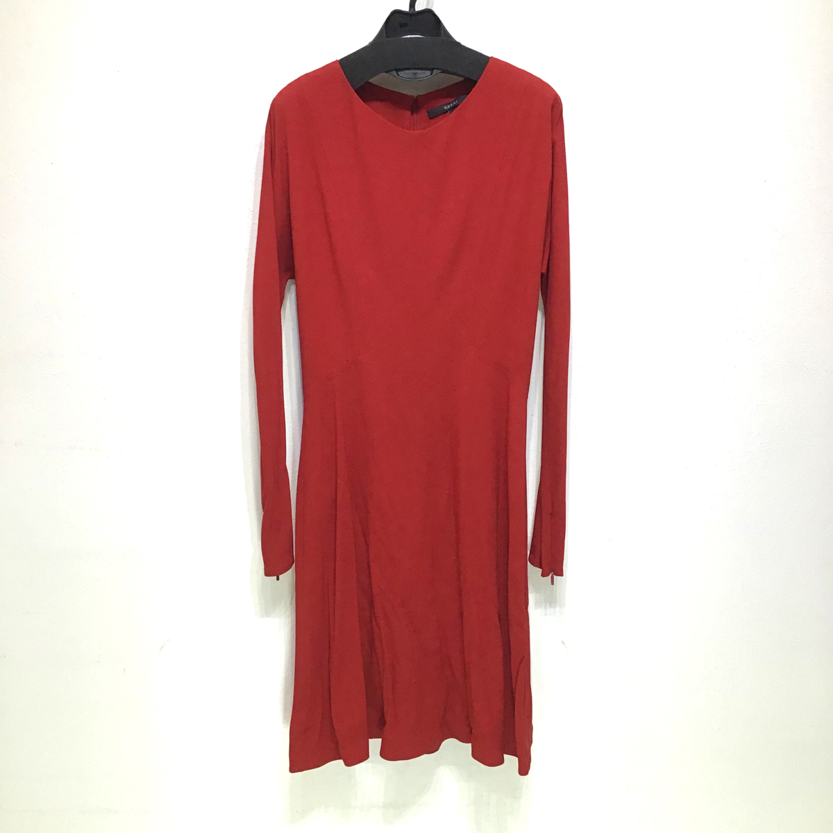 Gucci グッチ 長袖 ワンピース ドレス イタリア製 赤 40 F3 13 ワンピース ロング 売買されたオークション情報 Yahooの商品情報をアーカイブ公開 オークファン Aucfan Com
