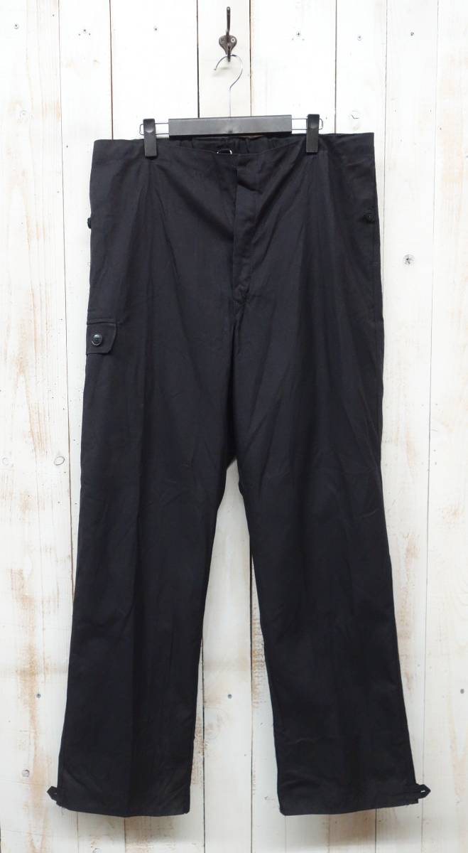 VINTAGE ヨーロッパ古着　 ＊東ドイツ軍　 ＊WORK PANTS 　ワークパンツ　作業ズボン　 ＊お色　ブラック系 ug56　＊ボタンフロント　
