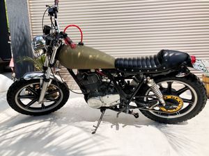 Sr400 スクランブラーの平均価格は17 071円 ヤフオク 等のsr400 スクランブラーのオークション売買情報は36件が掲載されています