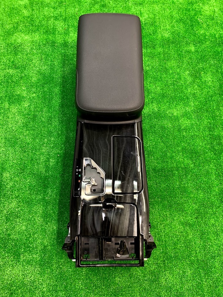 トヨタ　クラウン　アスリート　後期　純正　コンソールボックス　中古品　ARS210　GRS210　AWS210