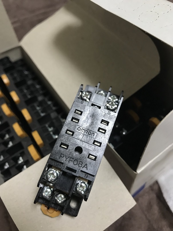 オムロン　OMRON　リレーソケット　PYF08A　　20個　入手困難　新品　その３