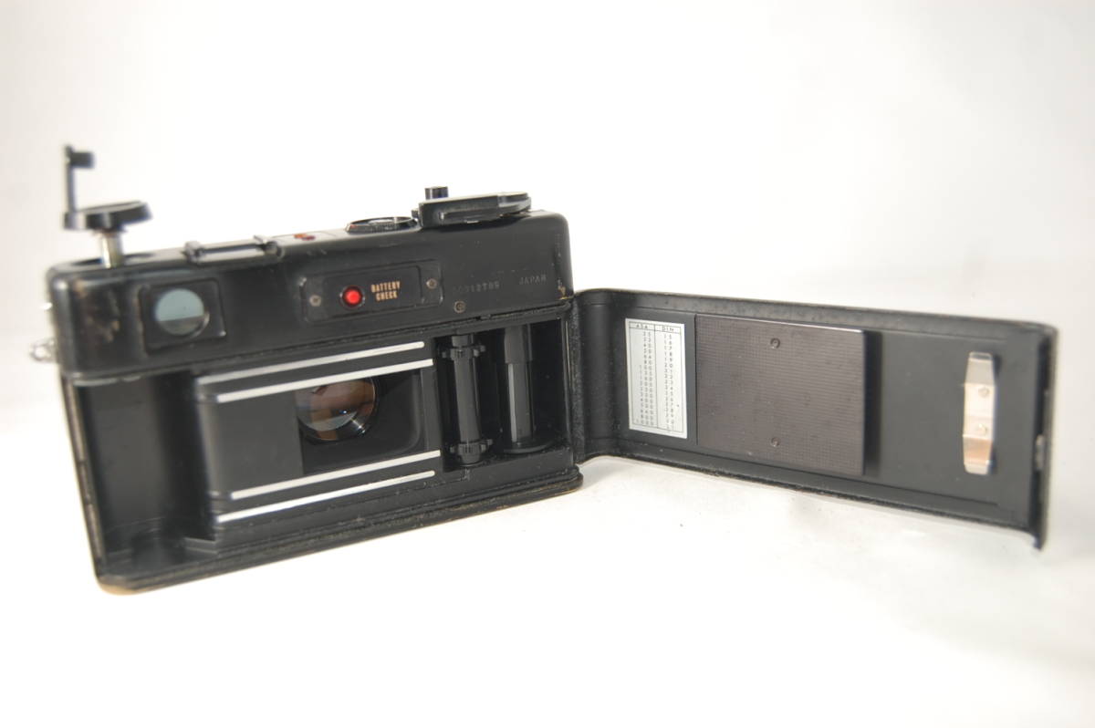☆特選品☆レンズとてもきれい☆シャッター、露出計OK☆ YASHICA