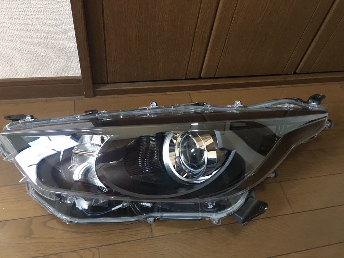 GP美品】 純正品 トヨタ ヤリス MXPA10/12 ヘッドランプ 左 81150