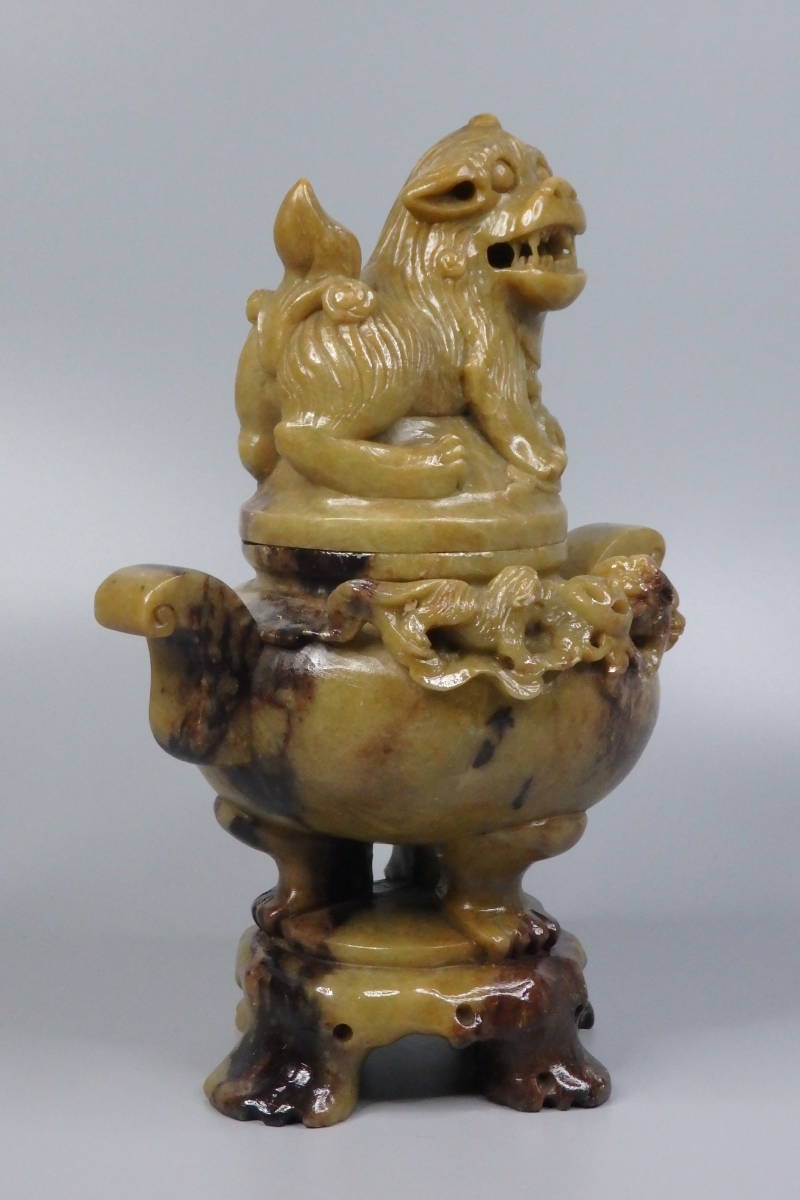 【希少】中国 堆朱 三足香炉 大香炉 香道具 獅子 細密彫刻 饕餮古獣紋32cm 友】中国美術 獅子香炉 寿山石細密彫 香炉 香道具 時代古玩 【公式通販】