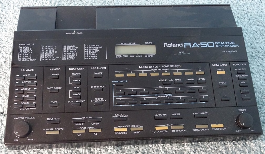 これ持ち歩けるサイズ？」レアなポータブルGS音源「PMA-5」を Roland