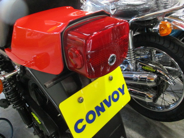 4534］カワサキ KZ1000/KZ900/Z1R/Z400FX 赤テールレンズ ブルードット